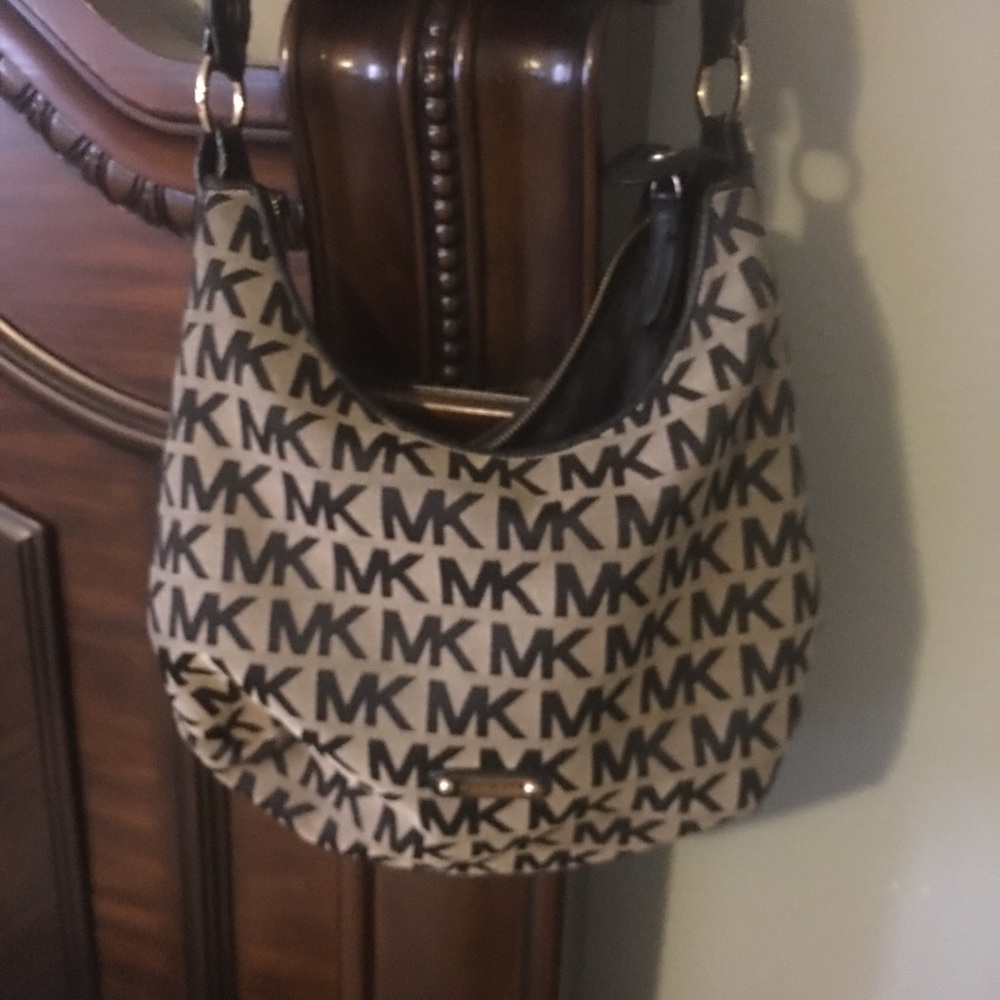 Handbag - Picture 2 of 4